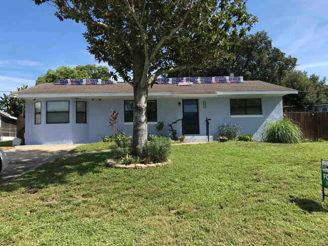 Photo - 849 Center Ln