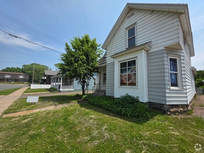 Building Photo - 709 Main St Unit 709 Main  1 Rental