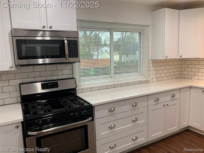 Photo - 462 Algene St