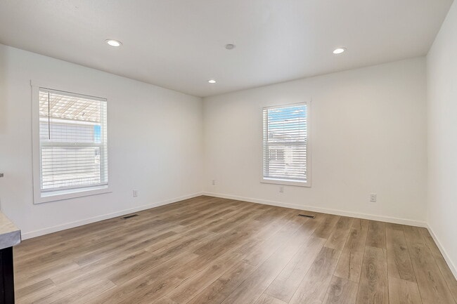 Photo - 2627 S Lamb Blvd