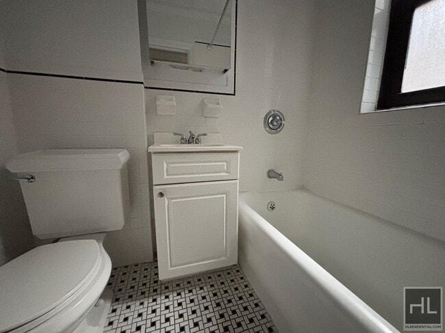 Photo - AMSTERDAM AVENUE Unit 4D