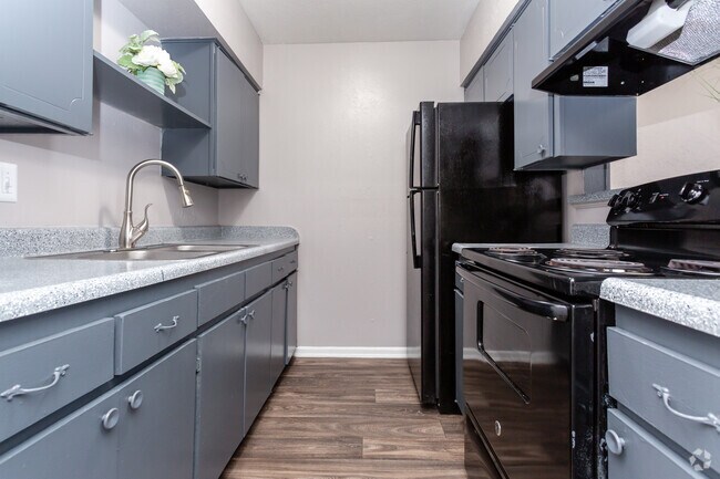 1BR,1BA-750SF