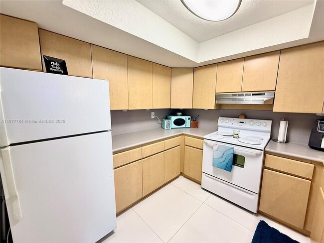 Photo - 10857 NW 7th St Unidad 21-17