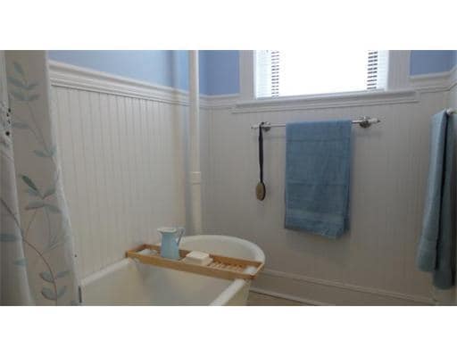 Building Photo - 65 Burbank St