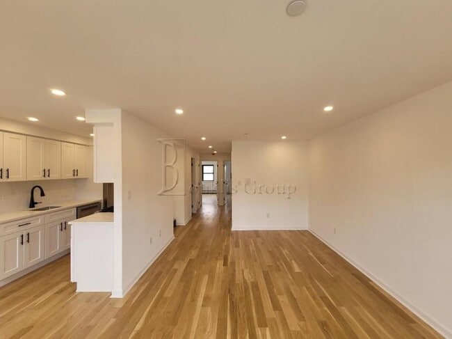 Photo - 2 bedroom in ASTORIA NY 11105 Unit 3