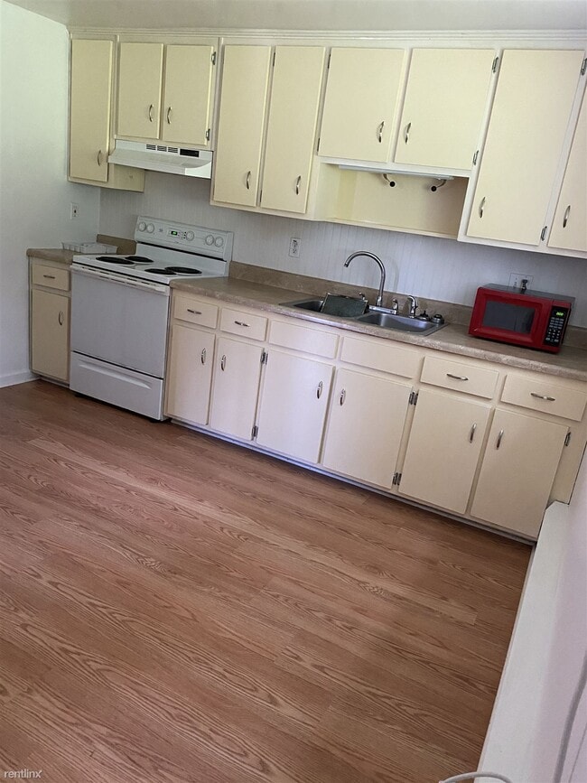 Photo - 2 br, 1 bath Duplex - 3220 Roanoke Street 3