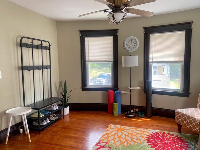 Photo - 19 Fifth Ave Unit 1