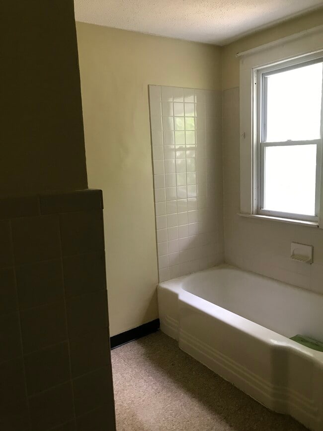 Photo - 62 Heath St Unidad 2nd floor Heath St.