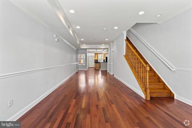 Building Photo - 1728 Dickinson St Rental