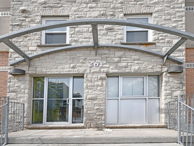 Photo - Student Housing in Waterloo - Students Only Unité 401-Room5