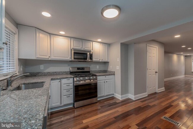 Photo - 915 S Bouldin St