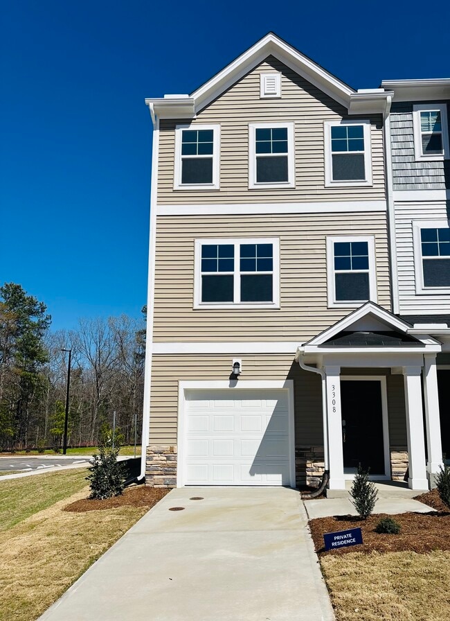 Building Photo - 3308 Gypsum Dr