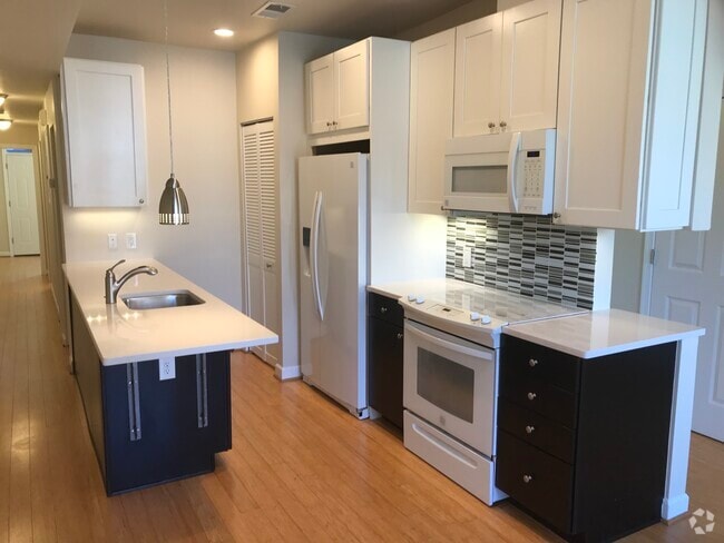 Building Photo - 1448 Newton St NW Unit #2 Rental