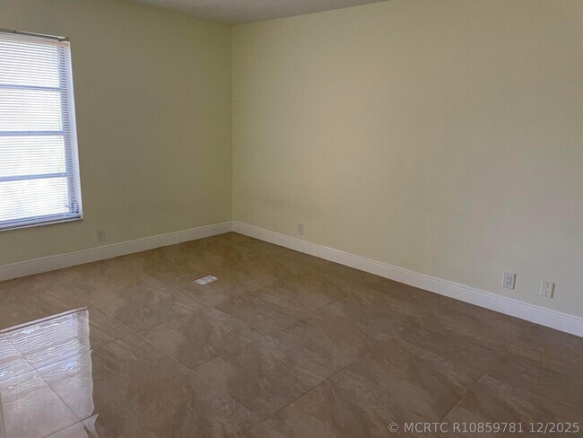 480 NW 20th St Unit 2150