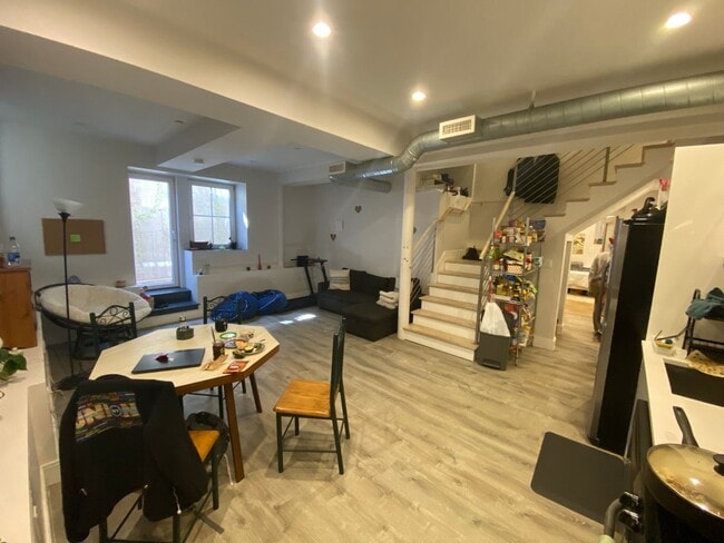 Photo - Spacious 3 Bed / 2 Bath | In-Unit Laundry | Fort Hill | 9/1