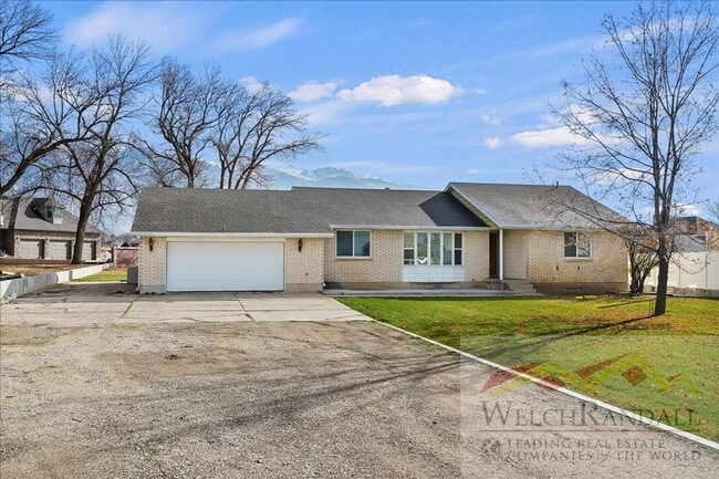 Building Photo - Your Ideal 4-Bed Layton Home - Style, Space & Location!