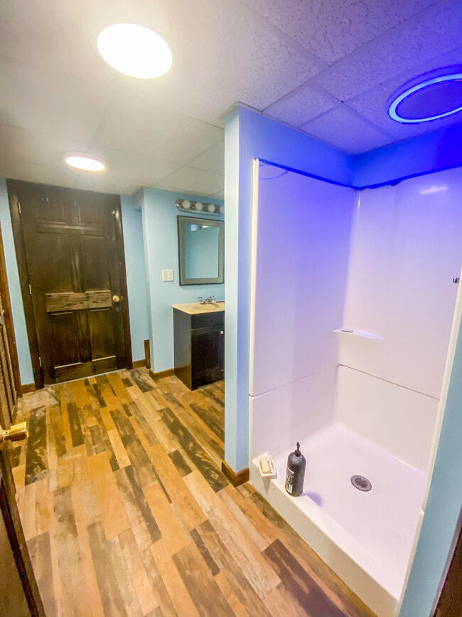 Photo - 748 Togus Rd