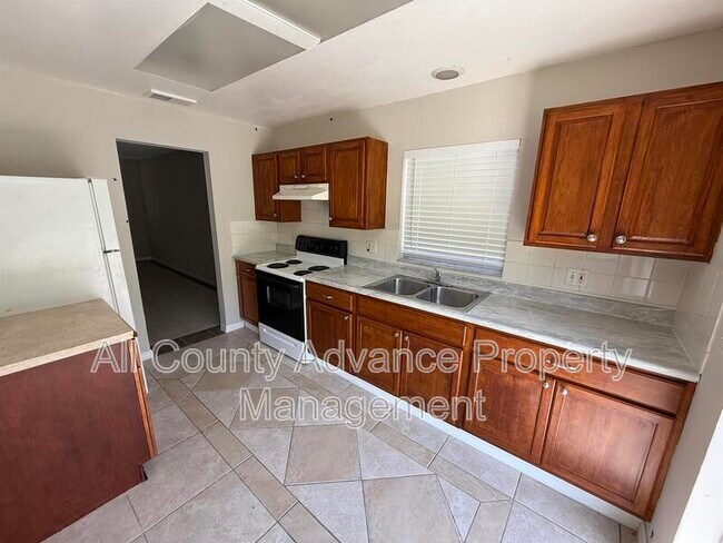 Photo - 629 Wildwood Way