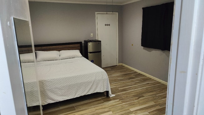 Photo - 9635 Beverly Hill St