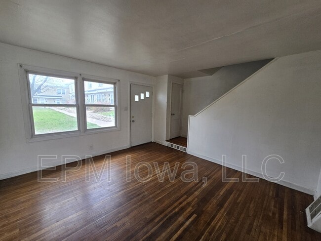 Photo - 269 Madison St