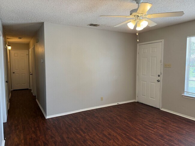 5203 Village Row