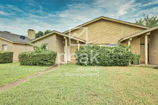 Building Photo - $1,549! 2/Bed1.5Bath duplex in Arlington! ... Rental