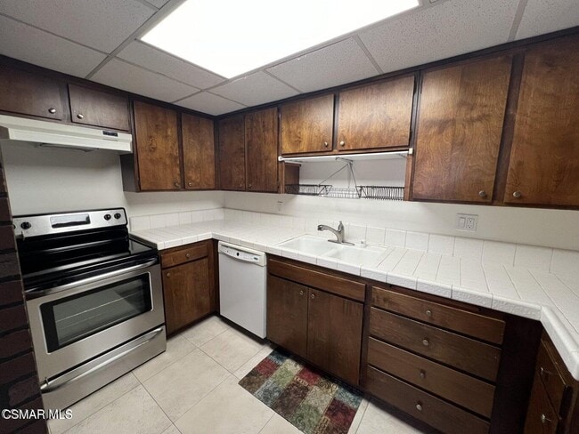 Photo - 18617 Clark St