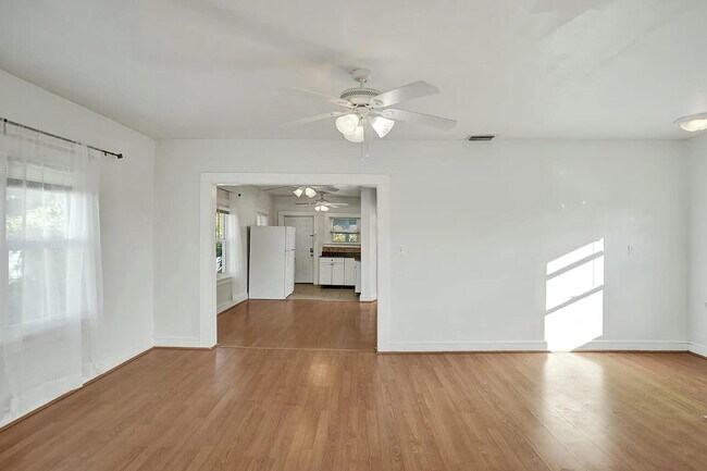 Photo - 420 3rd Ave S