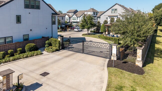 Photo - 968 Ford Pines Ln