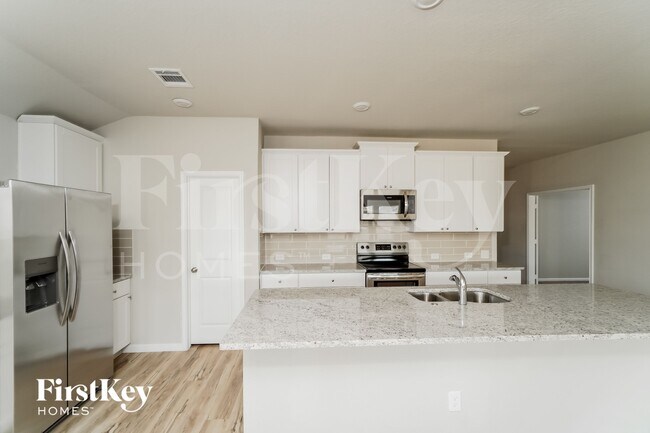 Photo - 2712 La Mundial St