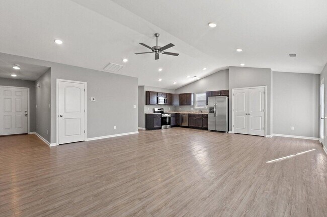 Photo - 101 Tyler Wy