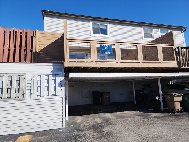 3 bed, 2.5 bath Townhome, Amazing New Deck... - 3 bed, 2.5 bath Townhome, Amazing New Deck...