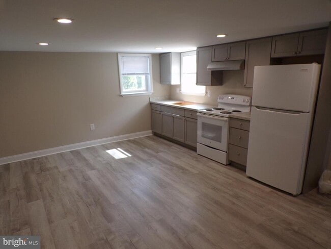 Photo - 2452 Hopewell Rd