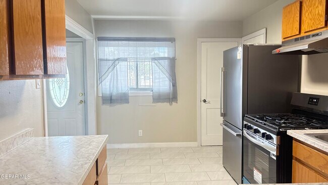 Photo - 5133 Pikes Peak Dr