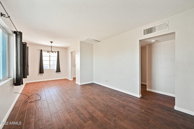 Photo - 144 North Hunt Dr E