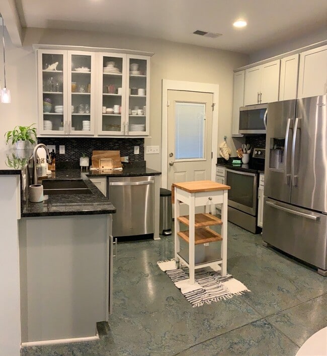 Photo - 1318C Stainback Ave