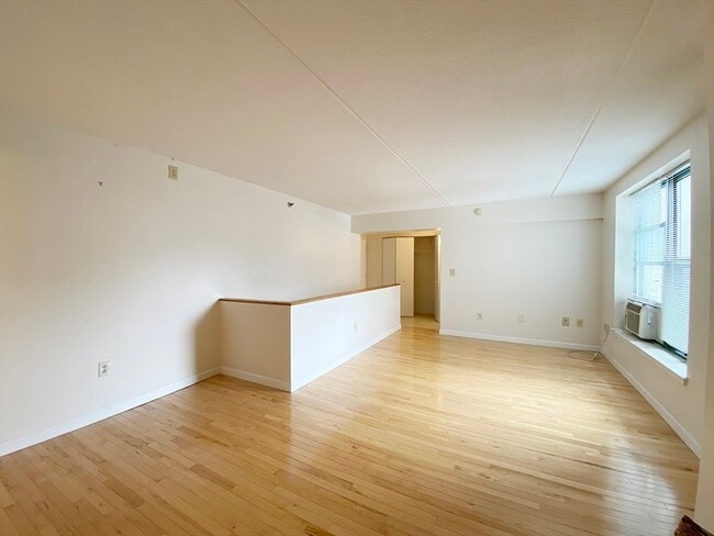 Photo - 108 Peterborough St Unit 3H