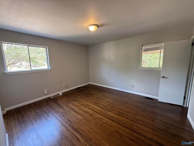 Photo - 3319 Wilks Pl SW