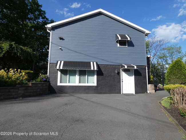 Photo - 607 3rd Ave