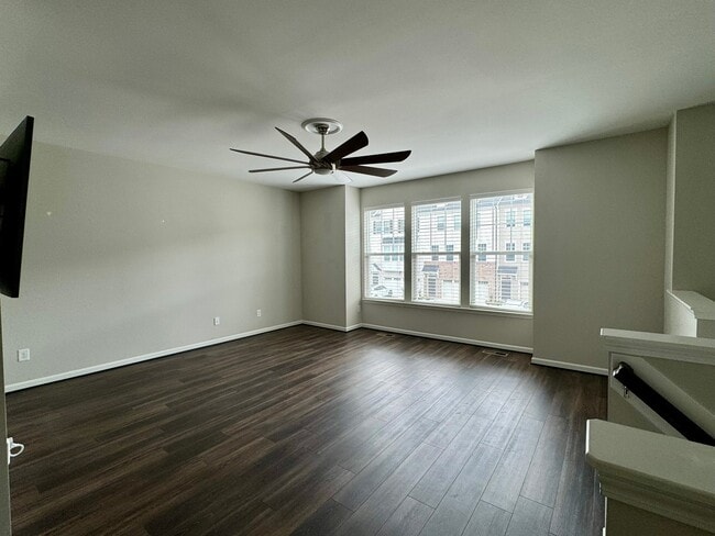 Photo - 1025 Lathrop Ln