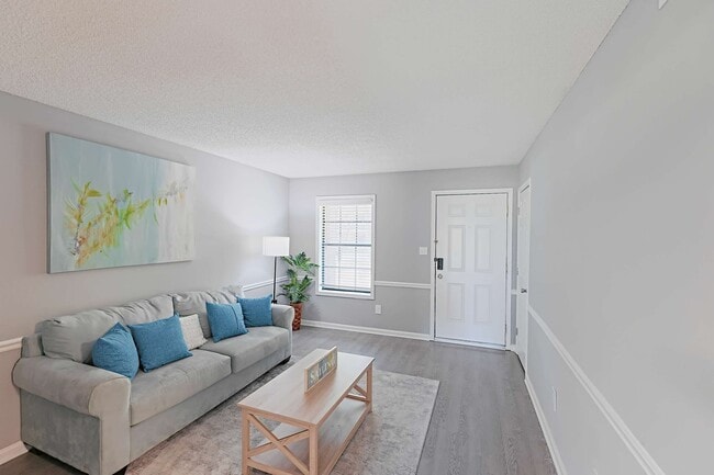 Photo - Lindsey Manor