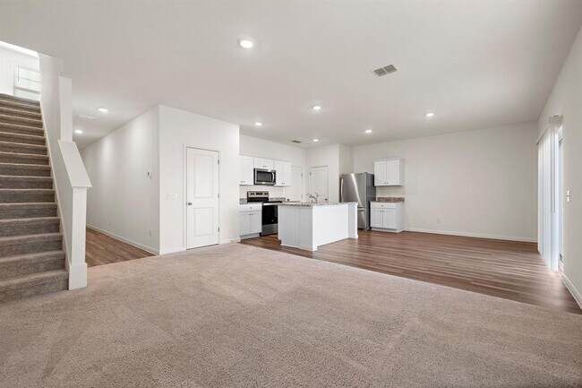 Photo - 640 Gemsbok Rd