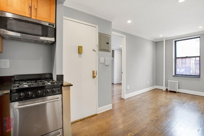 Building Photo - 218 Avenue A Unit 2FW Rental