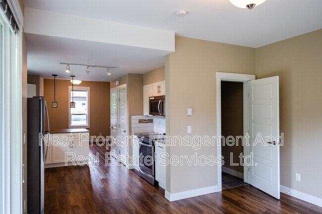 110 Baxter Ave