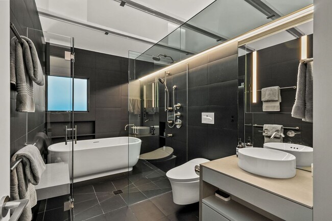 Photo - 1527 Cabrillo Ave