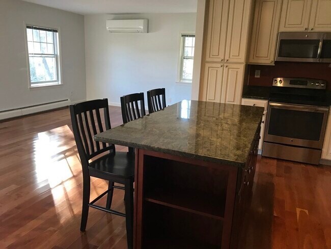 Photo - 38 Birchwood Ave Unidad 2