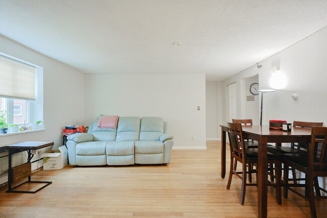 Photo - 49 Colborne Rd Unit 6