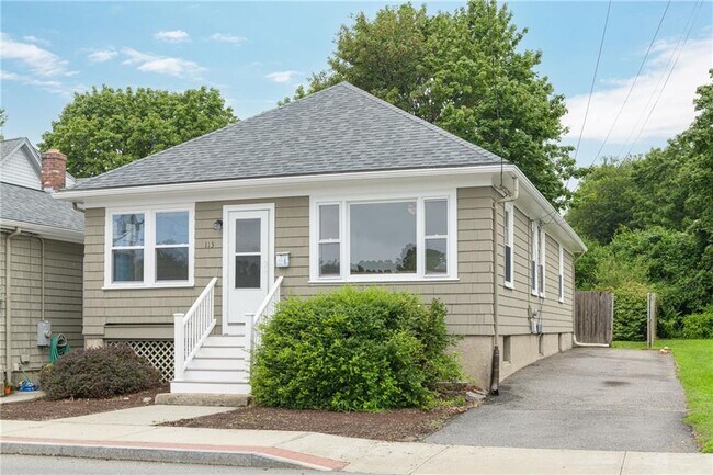 Photo - 113 Maple Ave