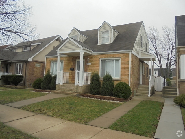 Building Photo - 7353 W 56th St Rental