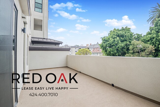 Photo - 856 S Gramercy Dr Unit 104